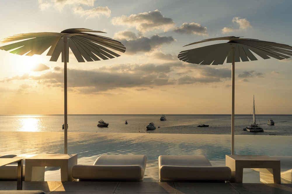 Kata Rocks — Swimming pool in Karon, Phuket Province