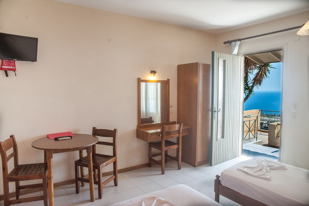 Mouikis Sun Village — Hotel rooms in Lakíthra, Ionian Islands