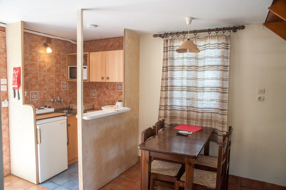 Mouikis Sun Village — Hotel rooms in Lakíthra, Ionian Islands