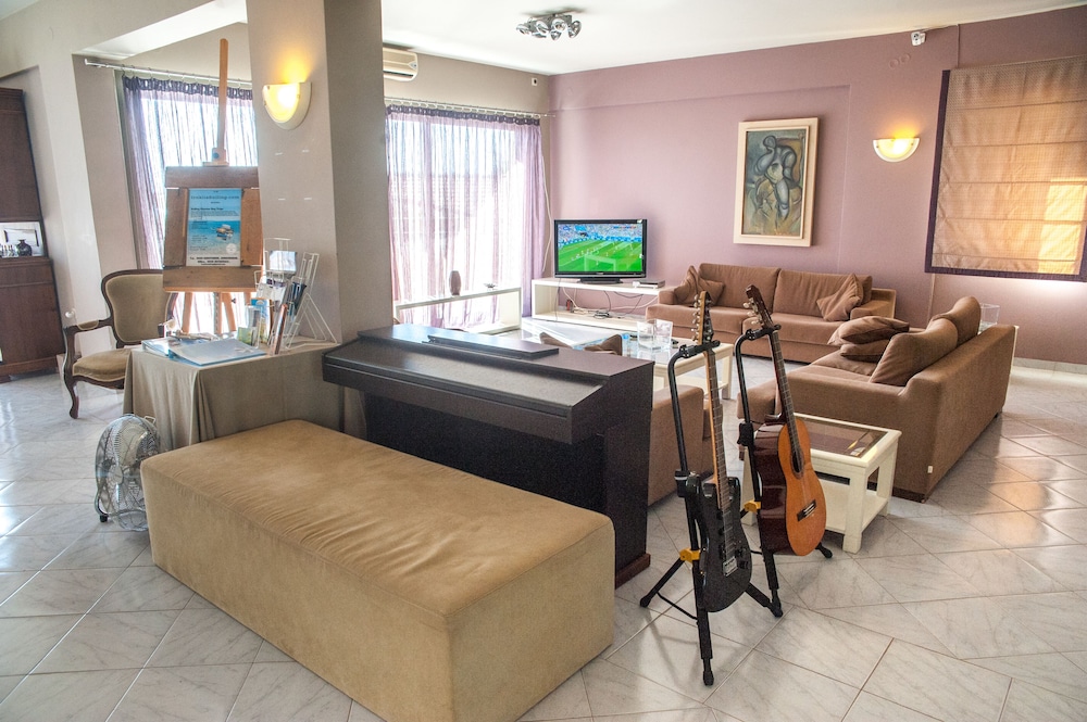 Mouikis Sun Village — Hotel rooms in Lakíthra, Ionian Islands
