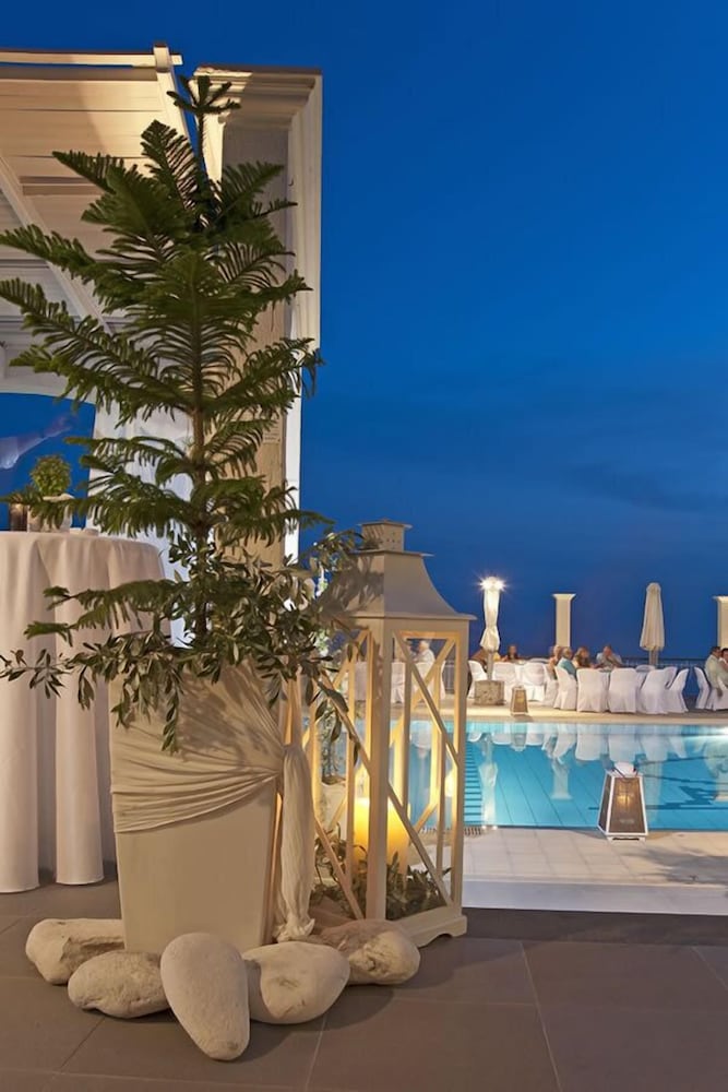 Mouikis Sun Village — Swimming pool in Lakíthra, Ionian Islands
