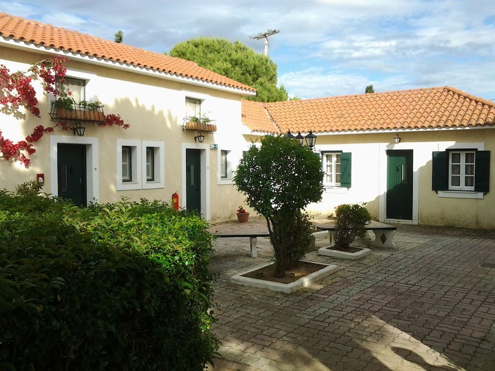 Mouikis Sun Village — Hotel building in Lakíthra, Ionian Islands