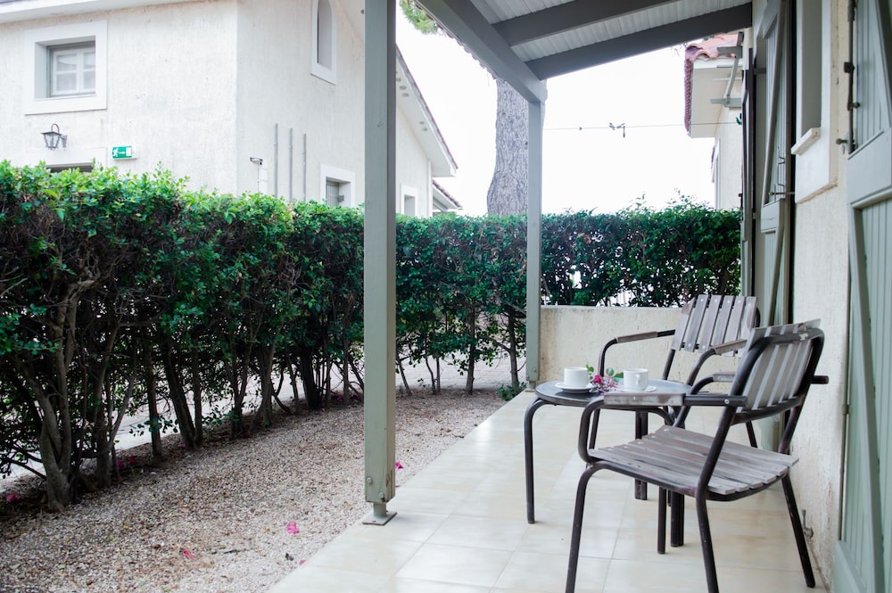 Mouikis Sun Village — Hotel building in Lakíthra, Ionian Islands
