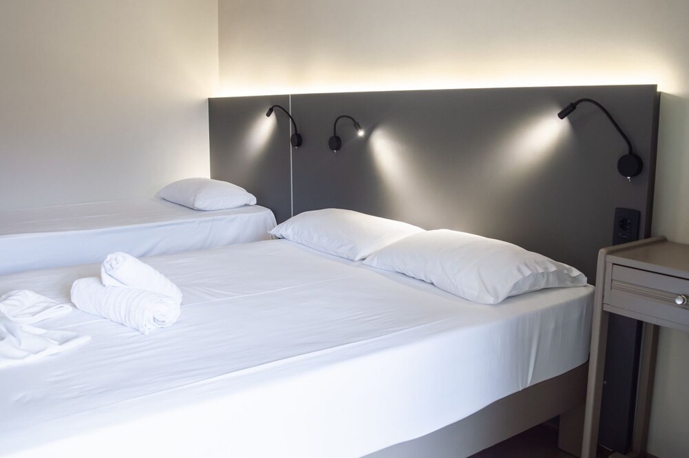 Mouikis Sun Village — Hotel rooms in Lakíthra, Ionian Islands