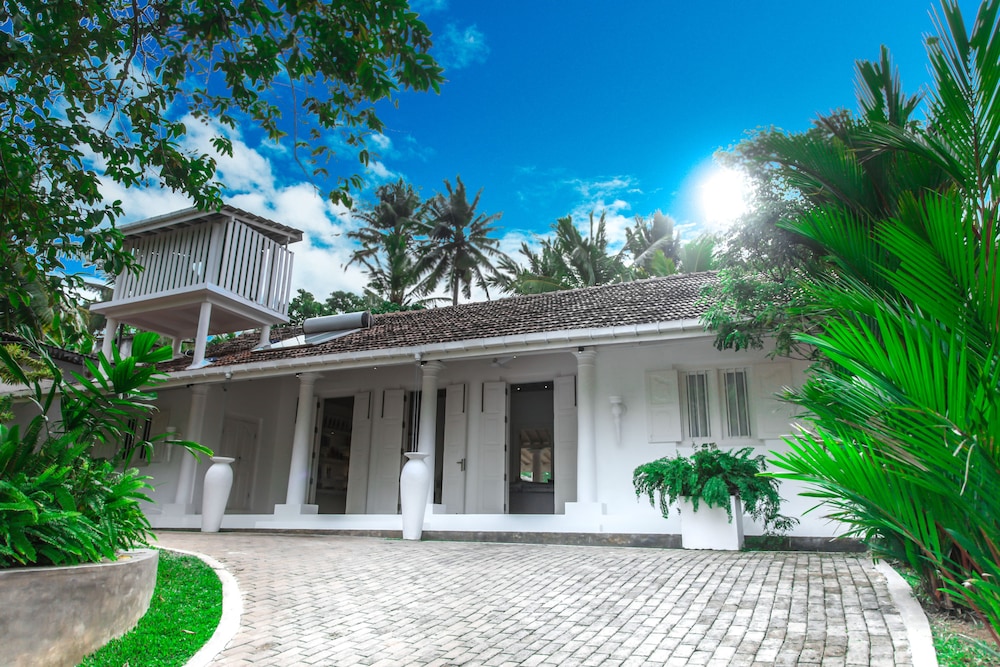 W15 Escape — Hotel building in Ahangama, Southern Province