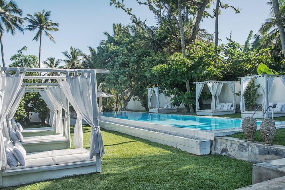 W15 Escape — Swimming pool in Ahangama, Southern Province
