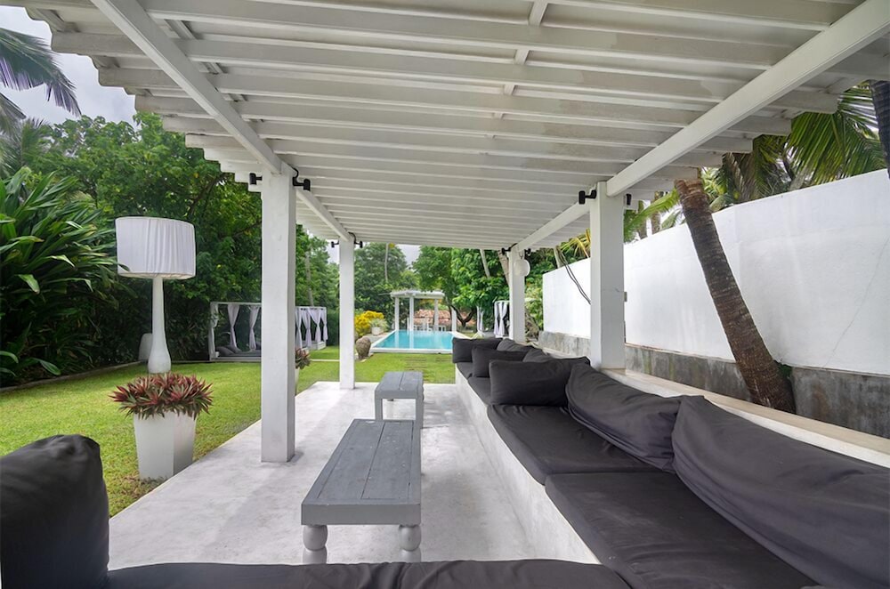 W15 Escape — Swimming pool in Ahangama, Southern Province