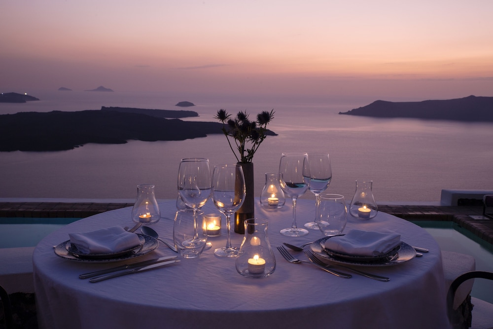 The Vasilicos — Restaurant & bars in Imerovigli, South Aegean