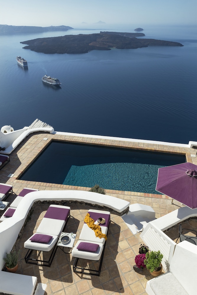The Vasilicos — Swimming pool in Imerovigli, South Aegean