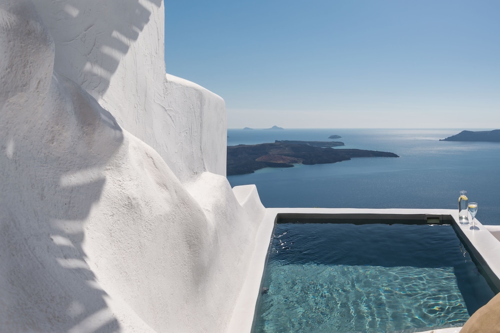 The Vasilicos — Swimming pool in Imerovigli, South Aegean