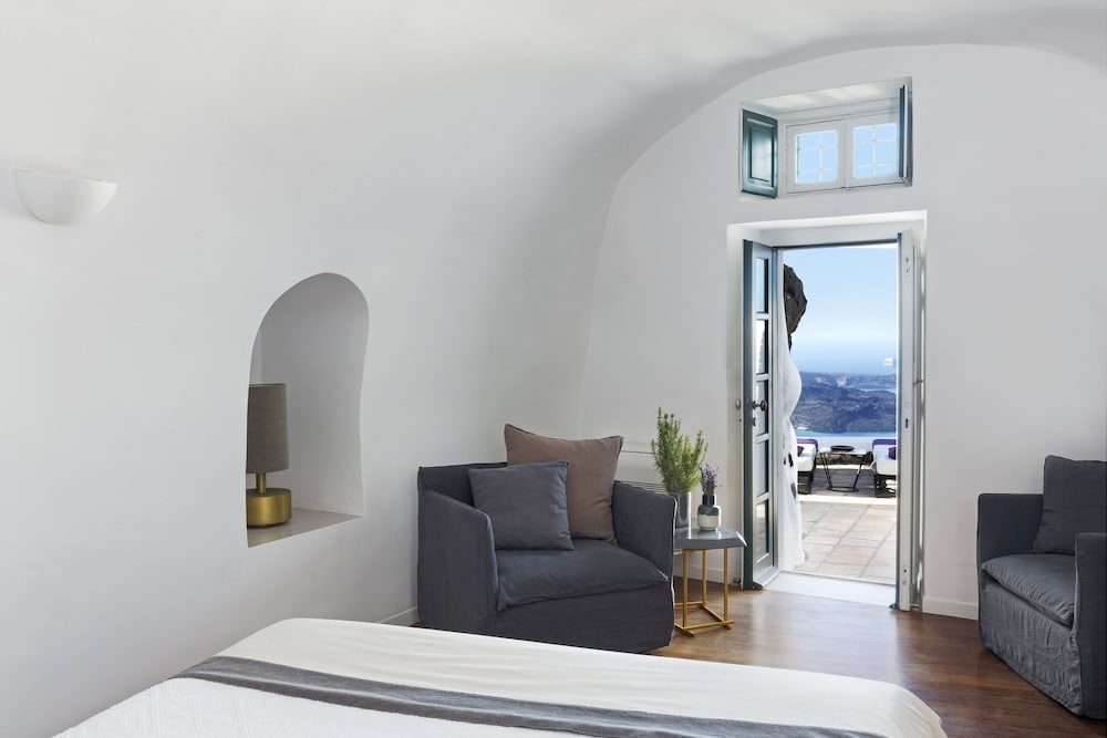 The Vasilicos — Hotel rooms in Imerovigli, South Aegean