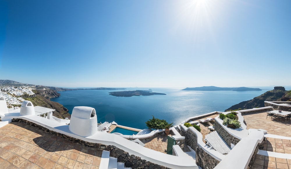 The Vasilicos — Swimming pool in Imerovigli, South Aegean