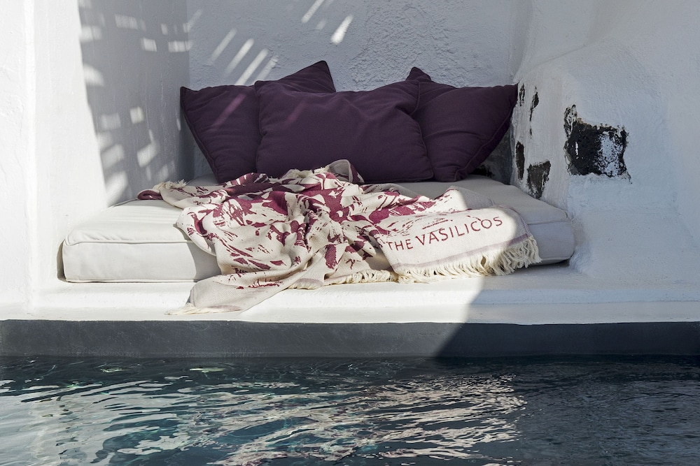 The Vasilicos — Hotel rooms in Imerovigli, South Aegean