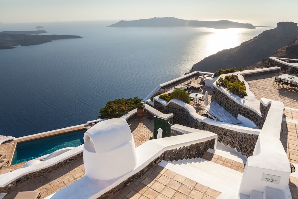 The Vasilicos — Swimming pool in Imerovigli, South Aegean