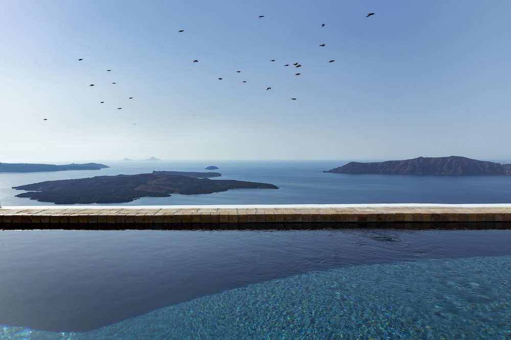The Vasilicos — Swimming pool in Imerovigli, South Aegean