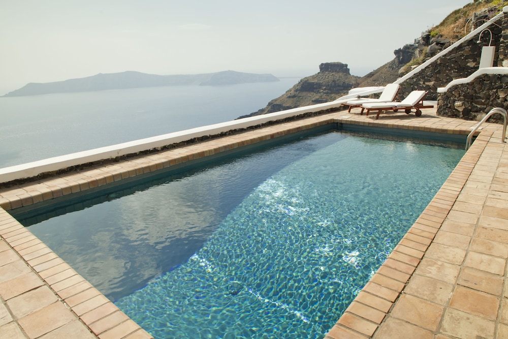 The Vasilicos — Swimming pool in Imerovigli, South Aegean