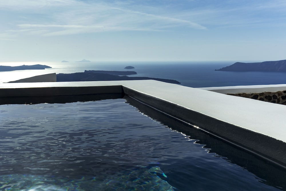 The Vasilicos — Swimming pool in Imerovigli, South Aegean