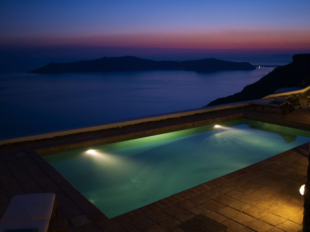 The Vasilicos — Swimming pool in Imerovigli, South Aegean