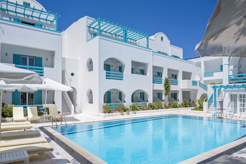 Santellini Hotel — Hotel building in Kamari, South Aegean