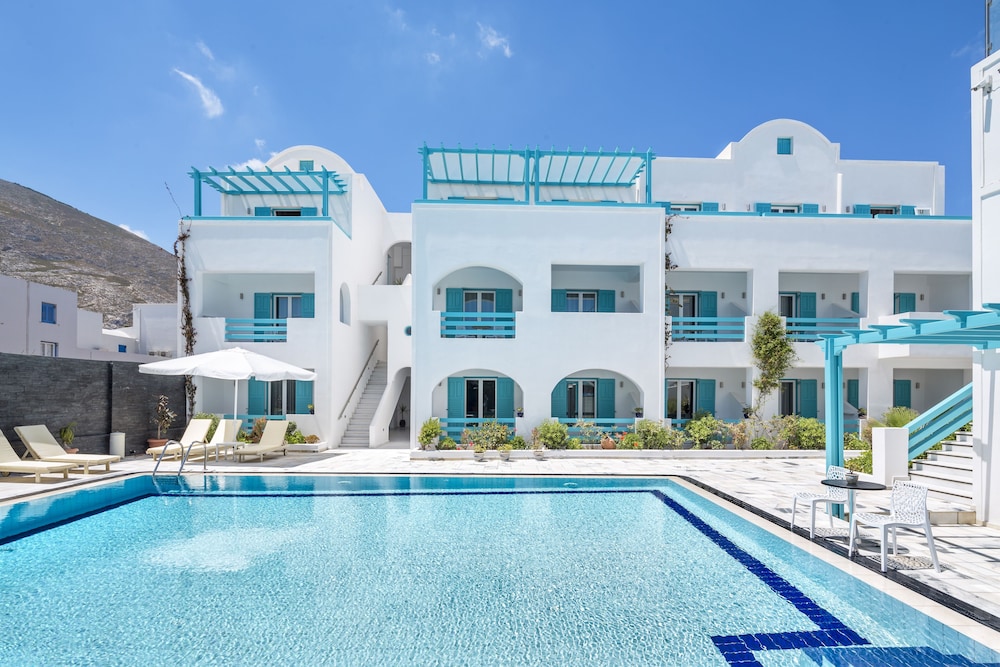 Santellini Hotel — Main photo in Kamari, South Aegean