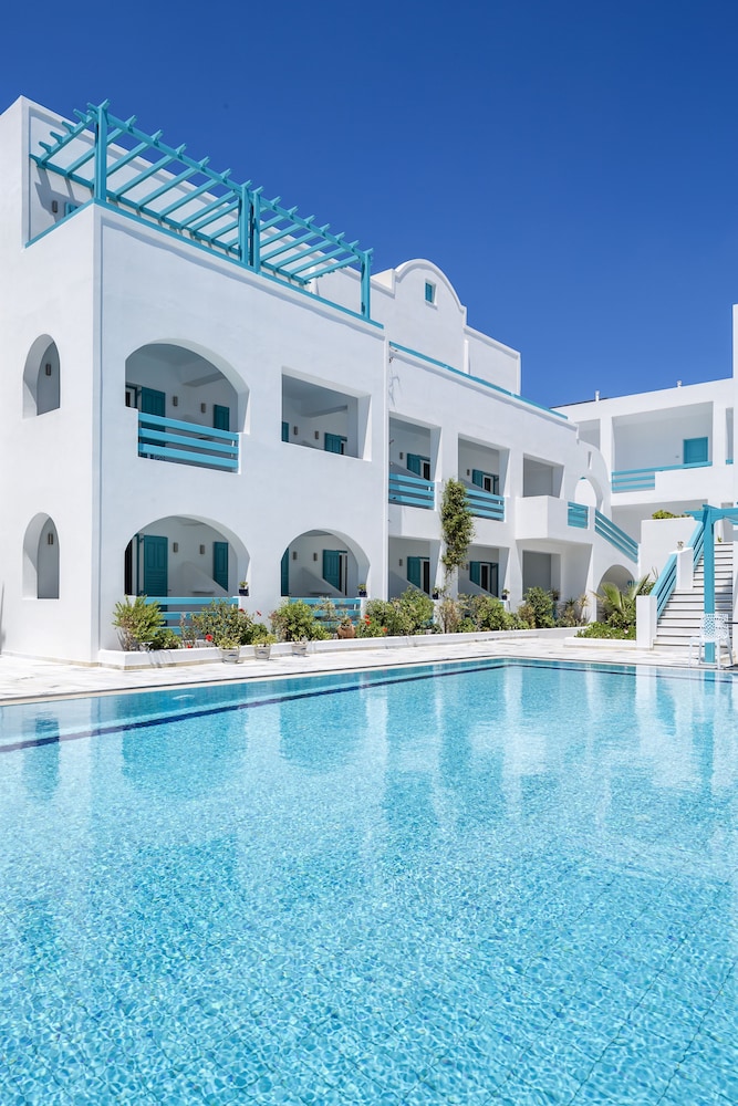 Santellini Hotel — Hotel building in Kamari, South Aegean