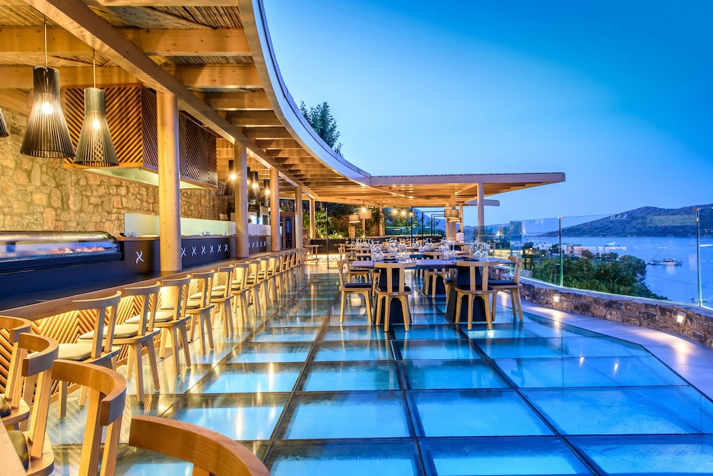 Royal Marmin Bay Boutique & Art Hotel - Adults Only — Restaurant & bars in Elounda