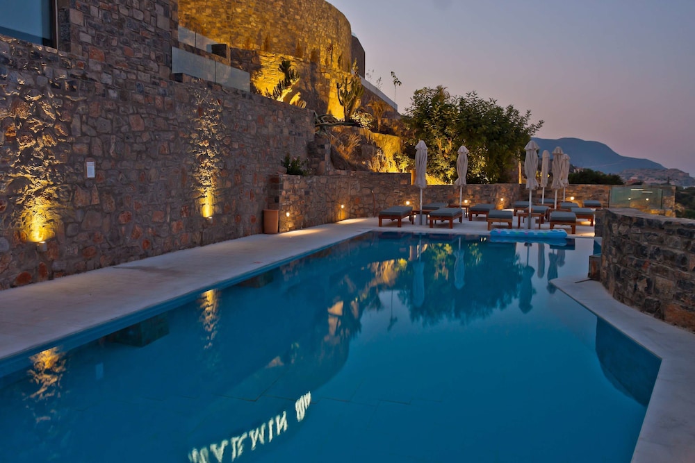 Royal Marmin Bay Boutique & Art Hotel - Adults Only — Swimming pool in Elounda