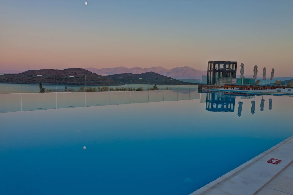 Royal Marmin Bay Boutique & Art Hotel - Adults Only — Swimming pool in Elounda