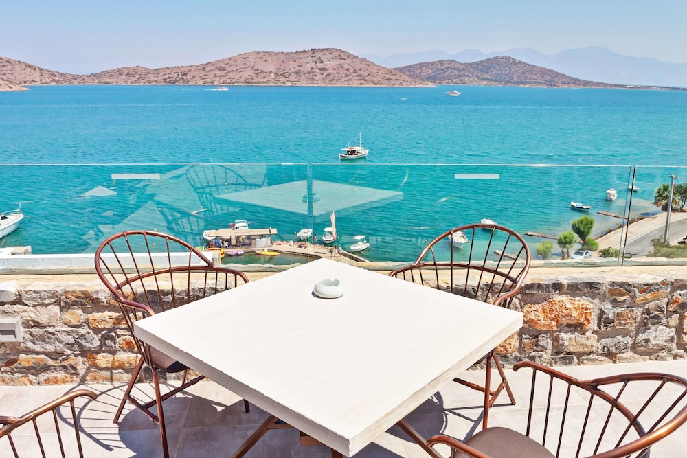 Royal Marmin Bay Boutique & Art Hotel - Adults Only — Restaurant & bars in Elounda