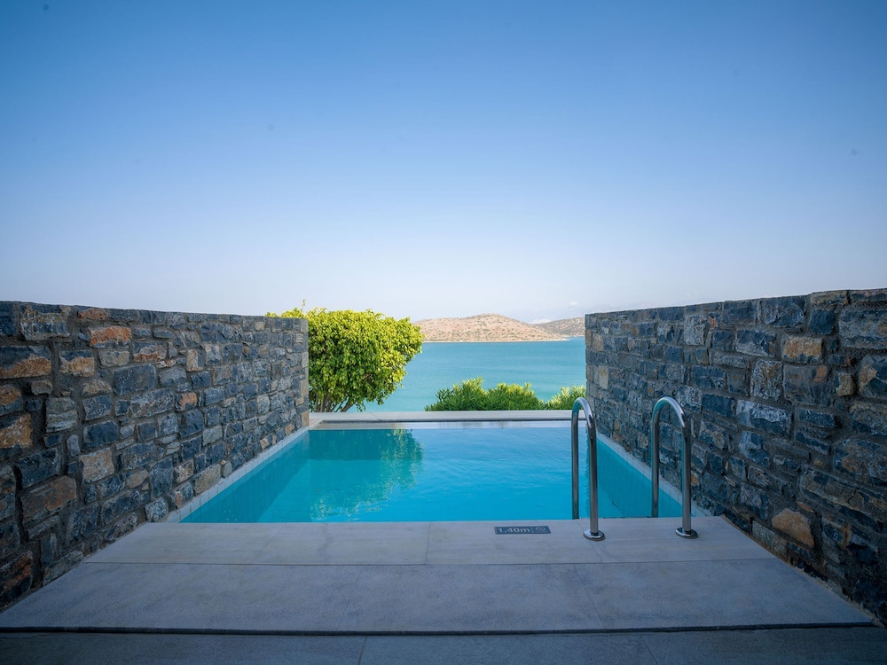 Royal Marmin Bay Boutique & Art Hotel - Adults Only — Swimming pool in Elounda