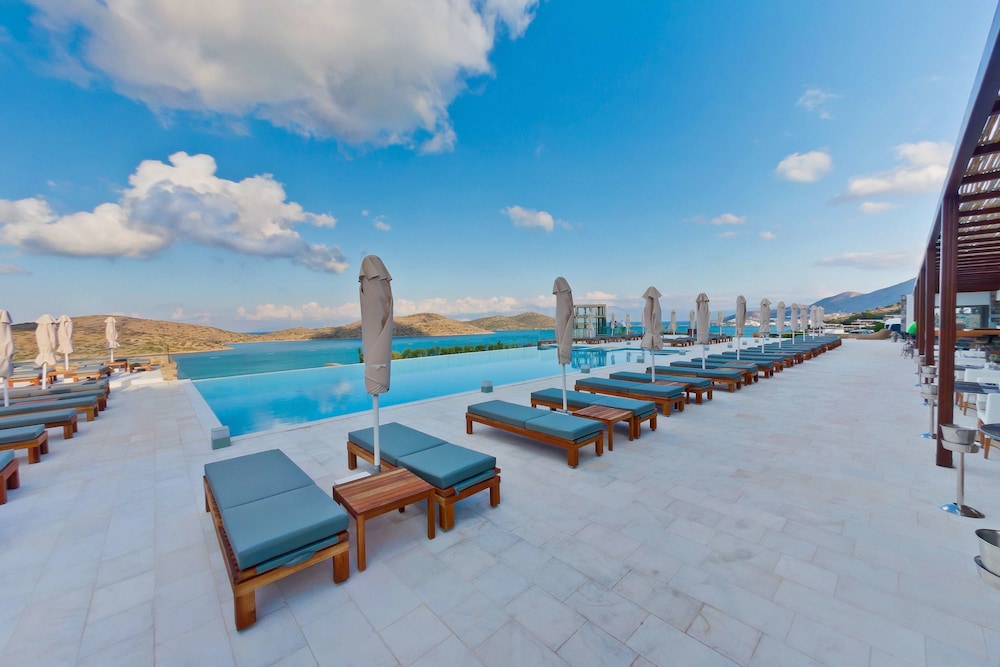 Royal Marmin Bay Boutique & Art Hotel - Adults Only — Swimming pool in Elounda