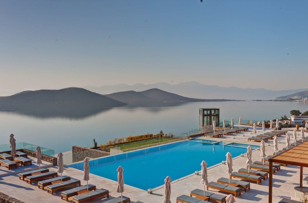 Royal Marmin Bay Boutique & Art Hotel - Adults Only — Swimming pool in Elounda