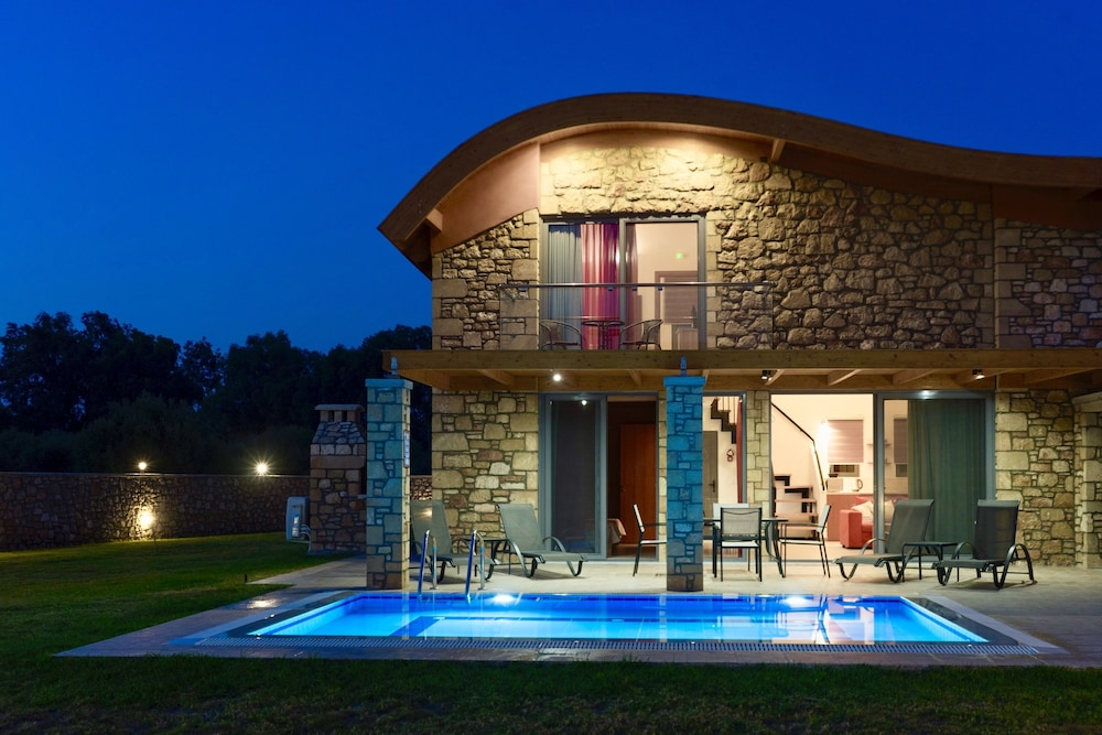 Estrella Villas — Swimming pool in Lardos, South Aegean
