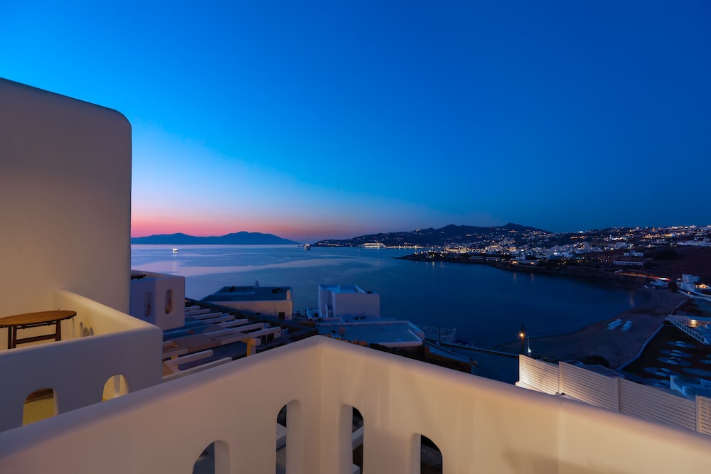 Cape Mykonos — Hotel rooms in Mykonos Town, South Aegean