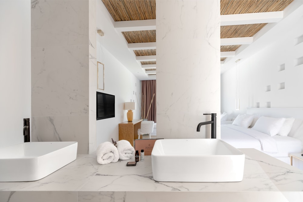 Cape Mykonos — Hotel rooms in Mykonos Town, South Aegean