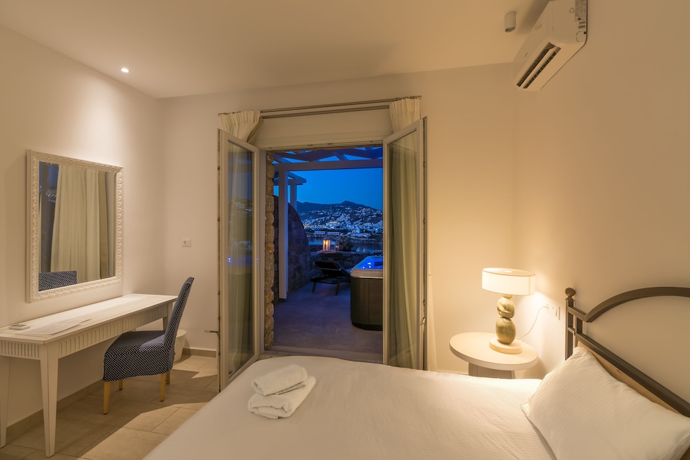 Cape Mykonos — Hotel rooms in Mykonos Town, South Aegean