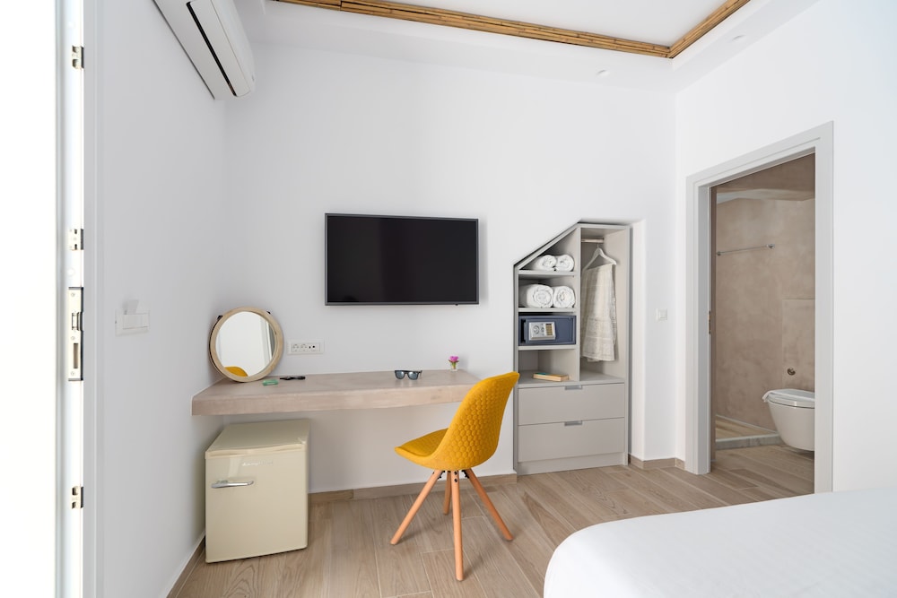 Cape Mykonos — Hotel rooms in Mykonos Town, South Aegean