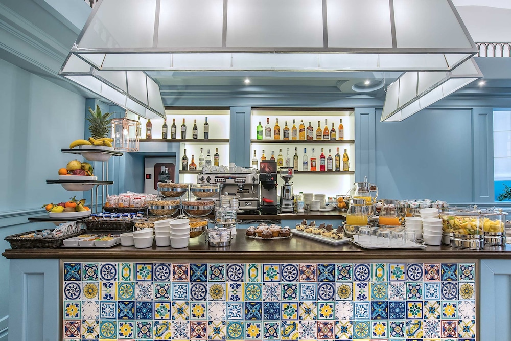 Martis Palace Hotel — Restaurant & bars in Rome, Lazio
