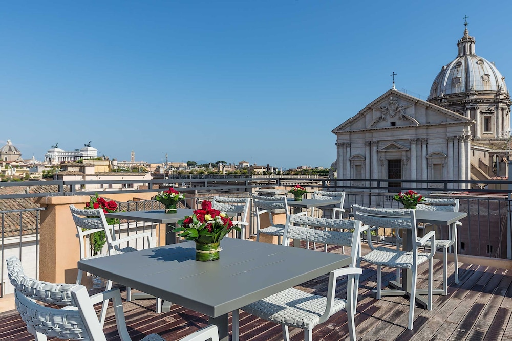 Martis Palace Hotel — Restaurant & bars in Rome, Lazio