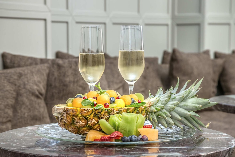 Martis Palace Hotel — Restaurant & bars in Rome, Lazio