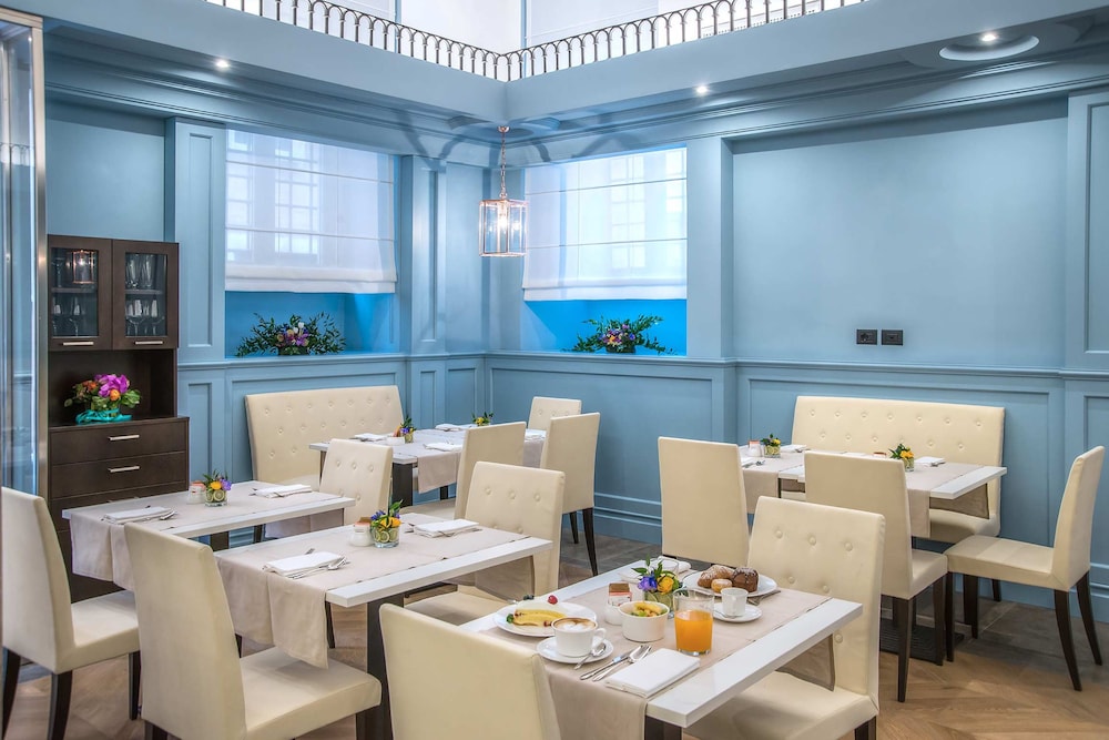 Martis Palace Hotel — Restaurant & bars in Rome, Lazio