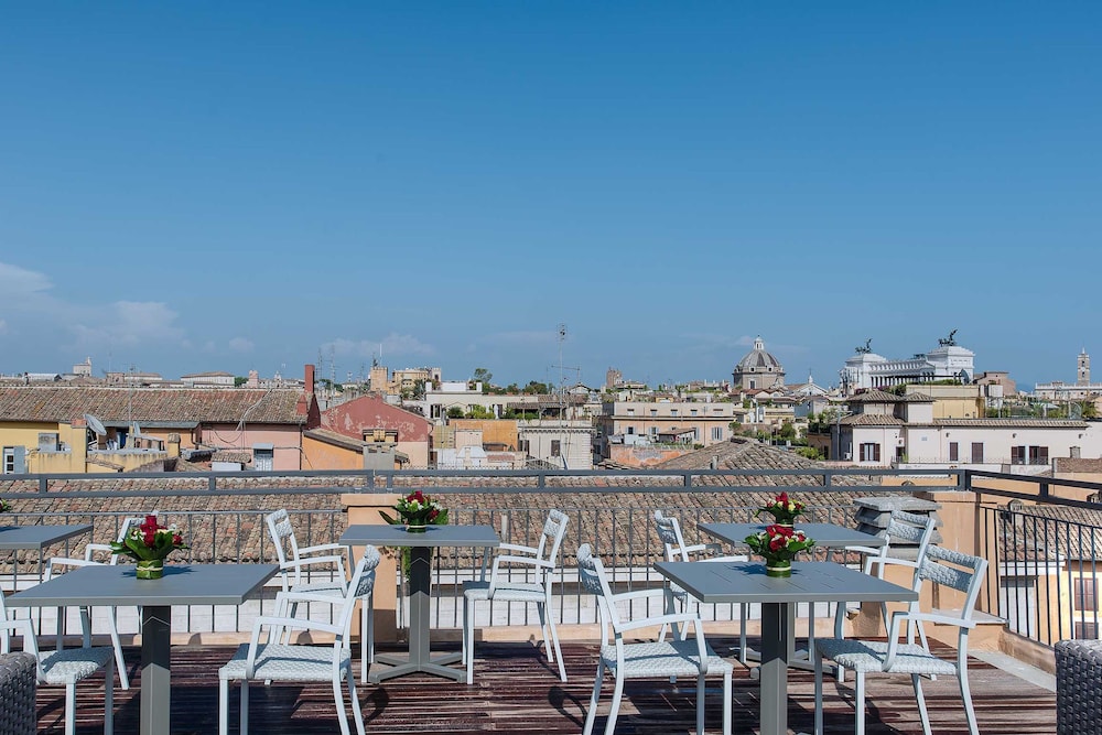 Martis Palace Hotel — Restaurant & bars in Rome, Lazio