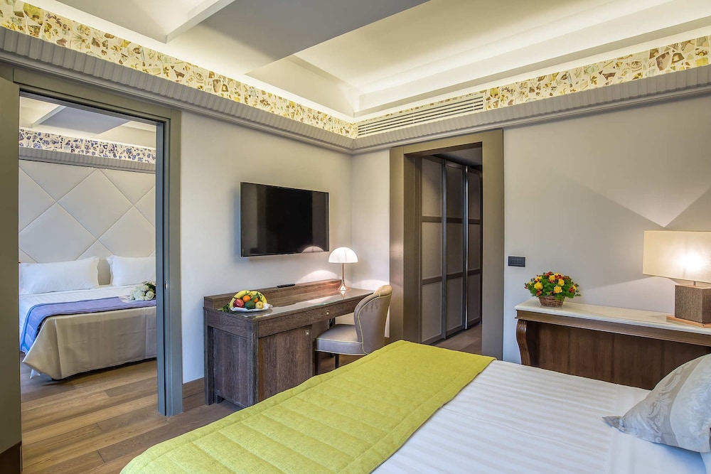 Martis Palace Hotel — Hotel rooms in Rome, Lazio
