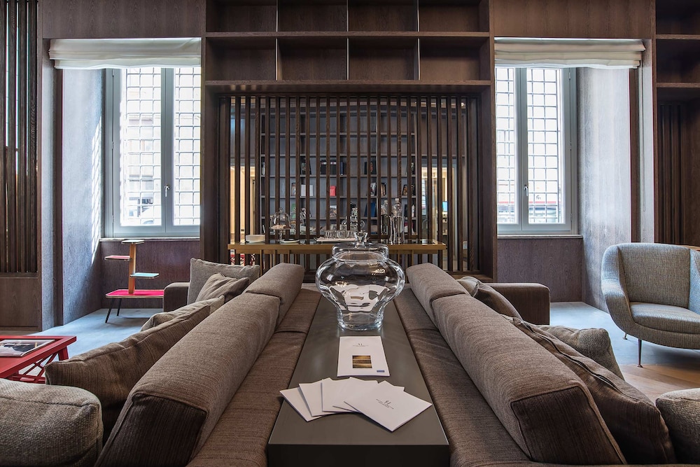 Martis Palace Hotel — Restaurant & bars in Rome, Lazio