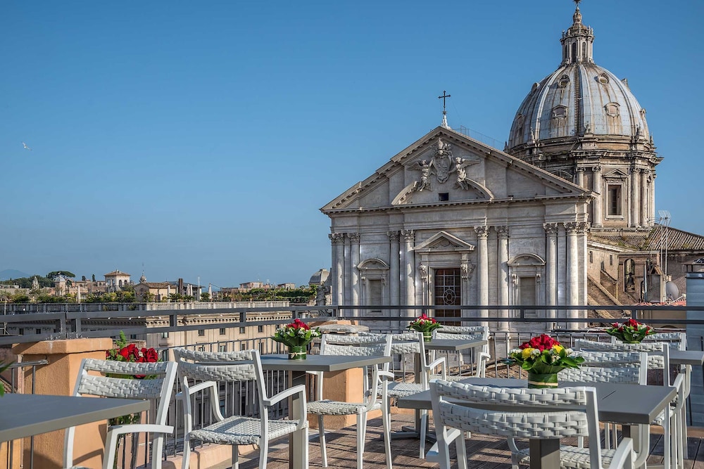 Martis Palace Hotel — Restaurant & bars in Rome, Lazio