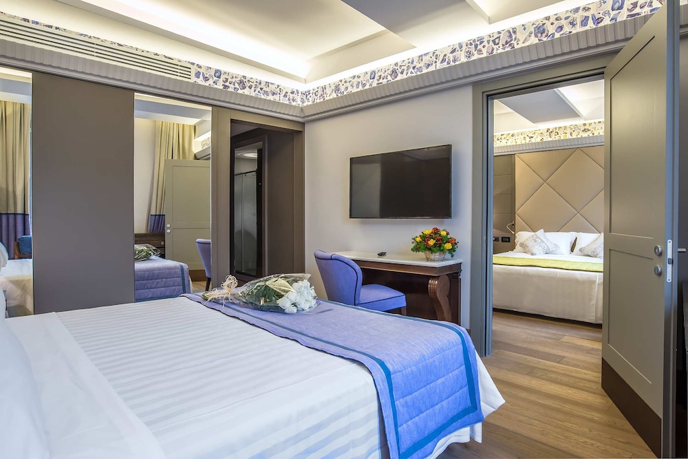 Martis Palace Hotel — Hotel rooms in Rome, Lazio