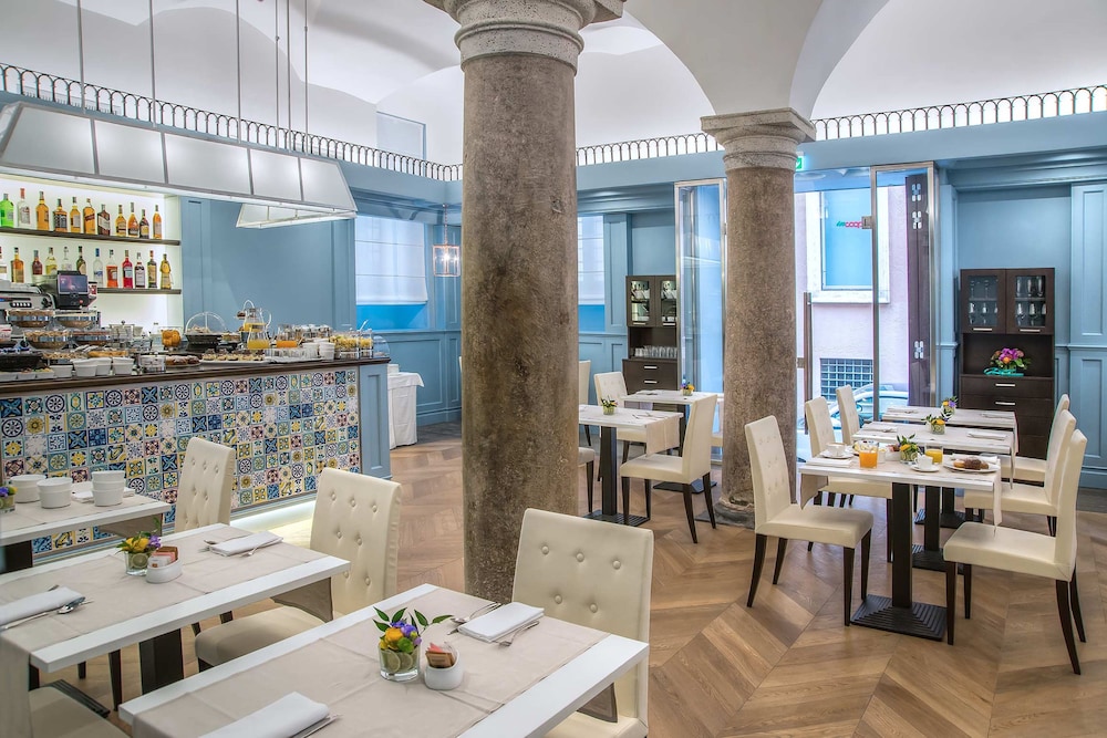 Martis Palace Hotel — Restaurant & bars in Rome, Lazio
