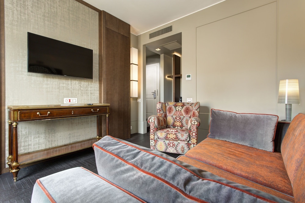 Mascagni Luxury Rooms & Suites — Hotel rooms in Rome, Lazio