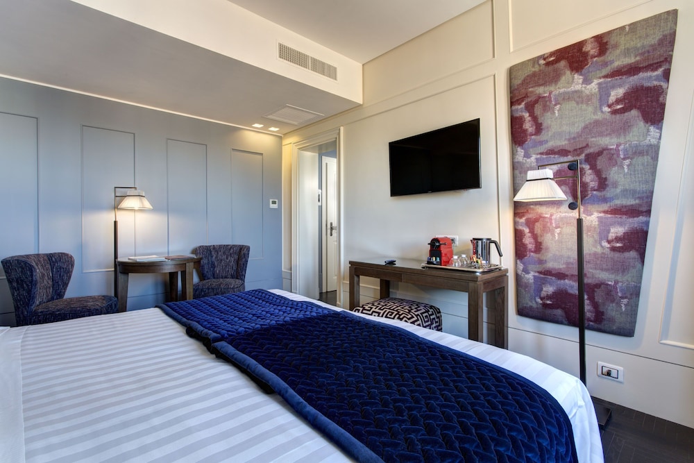 Mascagni Luxury Rooms & Suites — Hotel rooms in Rome, Lazio