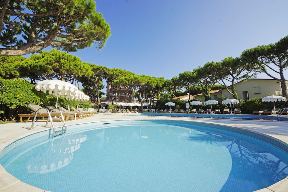 Park Hotel Maracaibo — Swimming pool in Jesolo, Veneto